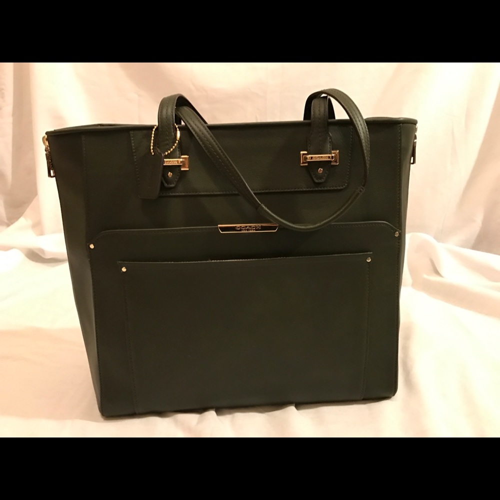Authentic Coach leather Green F34020